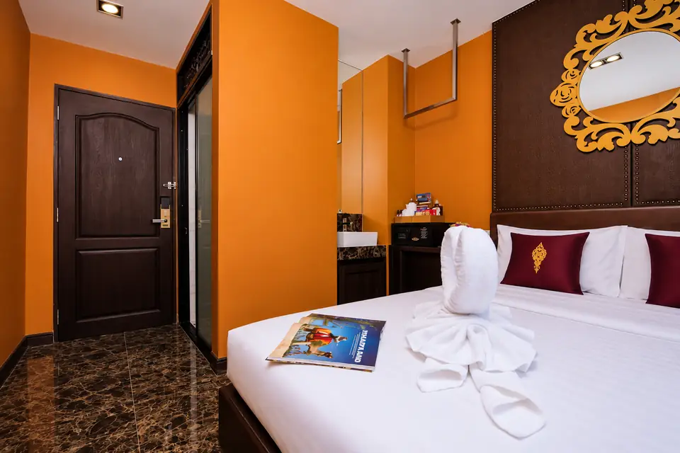 Amber Room at Khaosan Palace Hotel