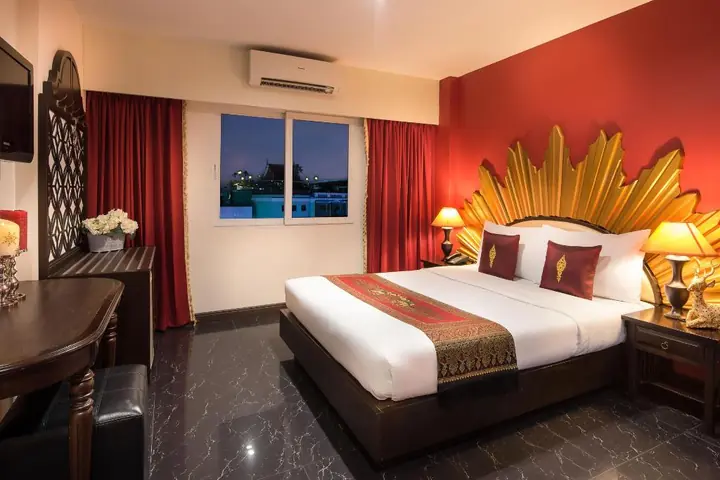 Scarlet Double at Khaosan Palace Hotel